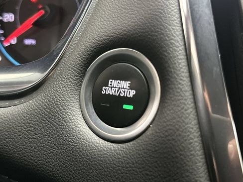 Used 2023 Chevrolet Traverse LT AWD/4WD image 42