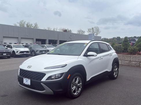 Used 2023 Hyundai Kona SEL AWD/4WD image 2