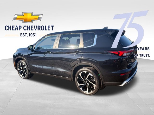 Used 2022 Mitsubishi Outlander SE AWD/4WD image 3