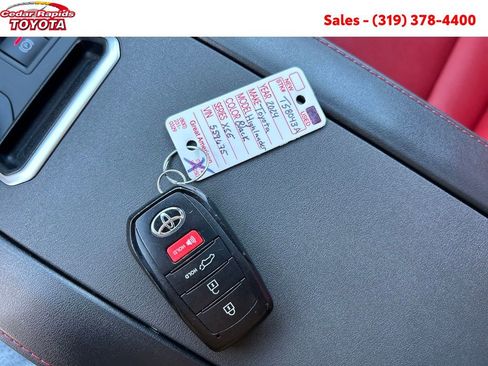 Certified 2024 Toyota Highlander XSE image 27