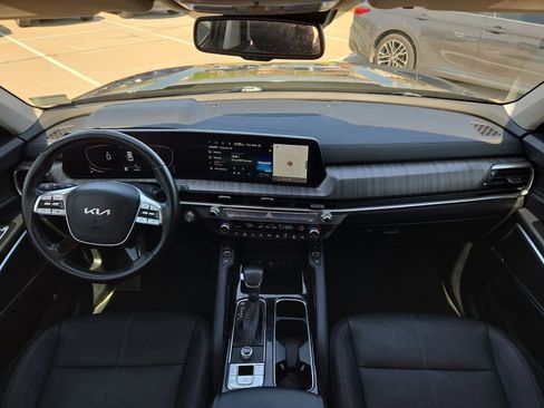 Certified 2023 Kia Telluride EX w/ EX Captain's Chair Package FWD image 13