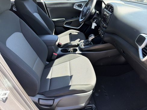 Used 2024 Kia Soul LX w/ Option Group 015 FWD image 22