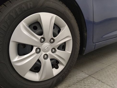 Used 2016 Hyundai Elantra SE image 31