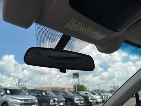 Used 2022 Subaru Outback Premium image 32