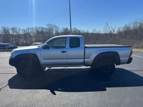 Used 2012 Toyota Tacoma 4x4 Access Cab V6 w/ Convenience Pkg image 5