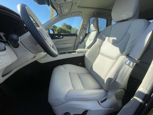 Used 2023 Volvo XC60 B5 Plus w/ Climate Package AWD/4WD image 18