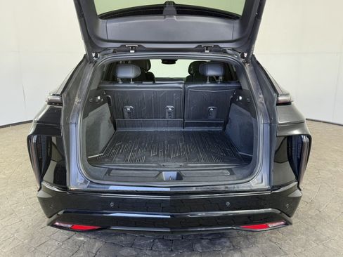 Used 2024 Cadillac Lyriq Sport AWD/4WD image 7