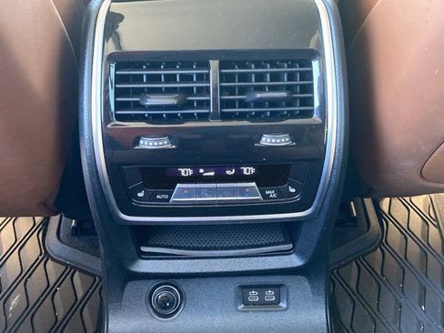 Certified 2023 BMW X7 xDrive40i w/ Premium Package AWD/4WD image 14