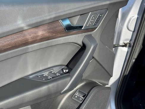 Certified 2024 Audi Q5 e Premium w/ Convenience Package image 22