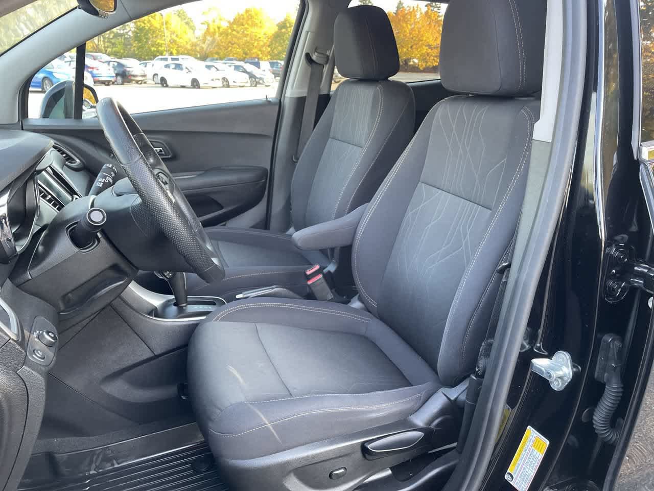 Used 2019 Chevrolet Trax LT FWD image 12