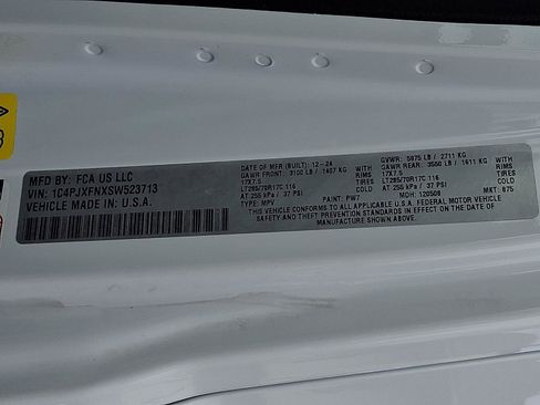 Certified 2025 Jeep Wrangler Unlimited Rubicon w/ Convenience Group image 27