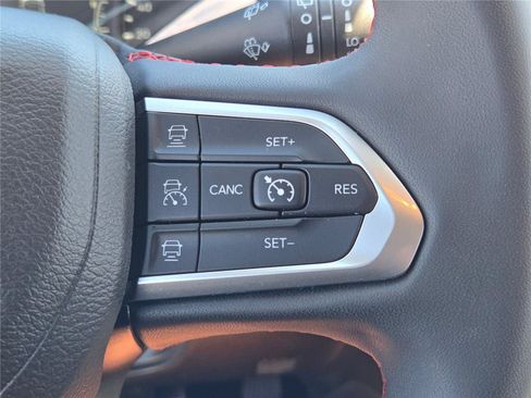 Used 2022 Jeep Compass Trailhawk AWD/4WD image 32
