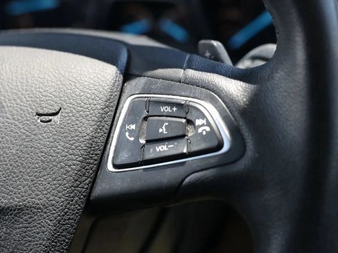 Used 2017 Ford Escape Titanium AWD/4WD image 21