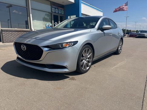 Used 2019 MAZDA MAZDA3 Sedan w/ Select Package FWD image 1