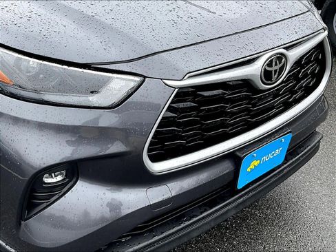 Used 2024 Toyota Highlander XLE image 33