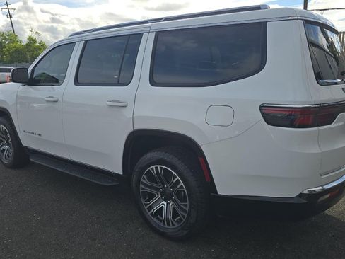 Used 2024 Jeep Wagoneer 4WD w/ Premium Group I image 6