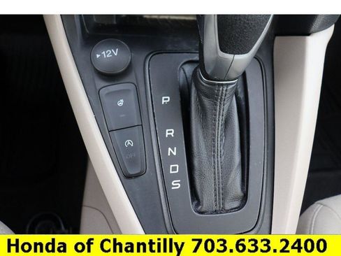 Used 2018 Ford Focus SE w/ SE Appearance Package image 19