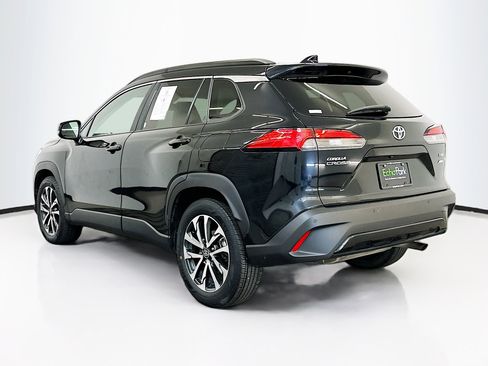 Used 2024 Toyota Corolla Cross XLE image 5