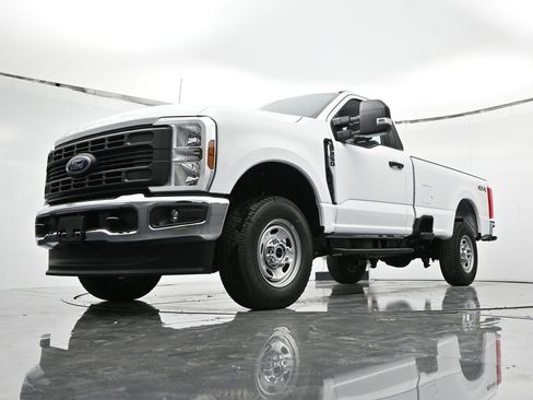 New 2026 Ford F250 XL w/ XL Chrome Package image 31
