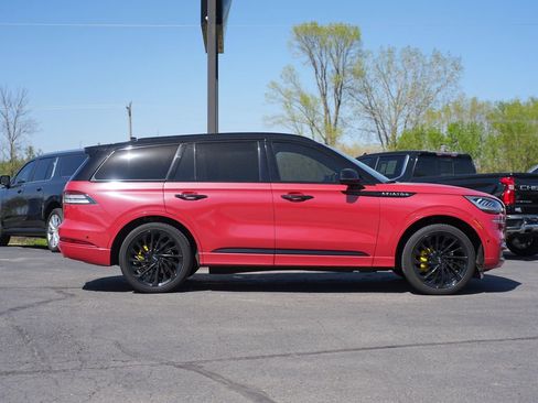 Used 2023 Lincoln Aviator Reserve w/ Equipment Group 201A AWD/4WD image 2