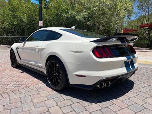 Used 2020 Ford Mustang Shelby GT350 w/ Technology Package image 5