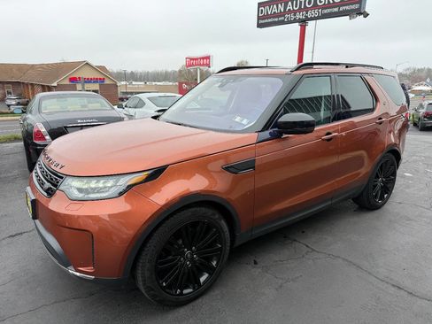 Used 2017 Land Rover Discovery HSE AWD/4WD image 3