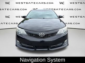 Used 2014 Toyota Camry SE w/ Moonroof Package FWD video 2