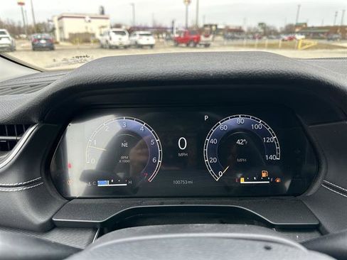 Used 2023 Jeep Grand Cherokee Laredo w/ Luxury Tech Group I image 10