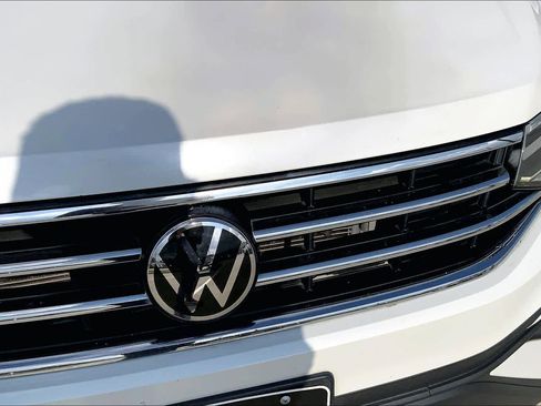 Used 2023 Volkswagen Tiguan SE image 29
