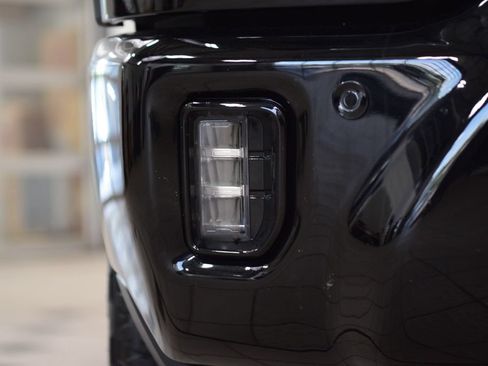 Used 2024 Chevrolet Silverado 2500 High Country w/ High Country Premium Package AWD/4WD image 14