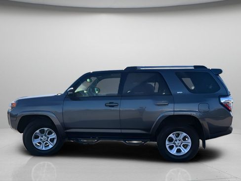 Used 2022 Toyota 4Runner SR5 Premium AWD/4WD image 13