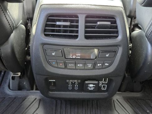 Used 2021 Honda Pilot Touring image 13