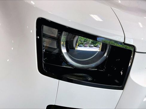 Used 2026 Land Rover Defender 110 V8 AWD/4WD image 32