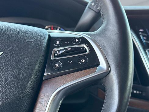 Used 2017 Cadillac Escalade Premium Luxury RWD image 30