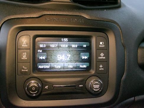 Used 2017 Jeep Renegade Latitude w/ Cold Weather Group AWD/4WD image 23