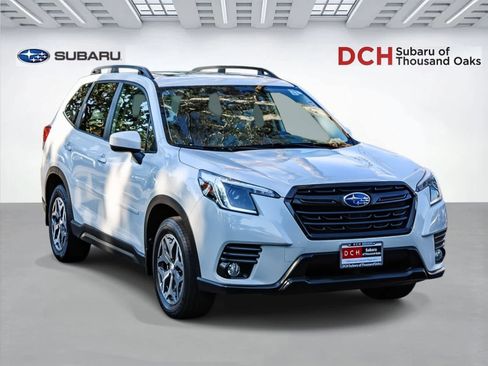 Certified 2023 Subaru Forester Premium AWD/4WD image 3
