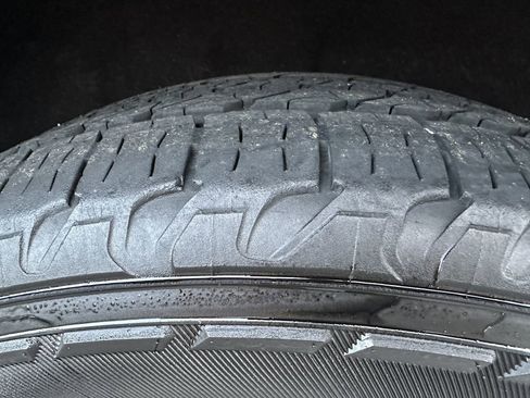 Used 2014 Jeep Grand Cherokee Overland w/ Advanced Technology Group image 19