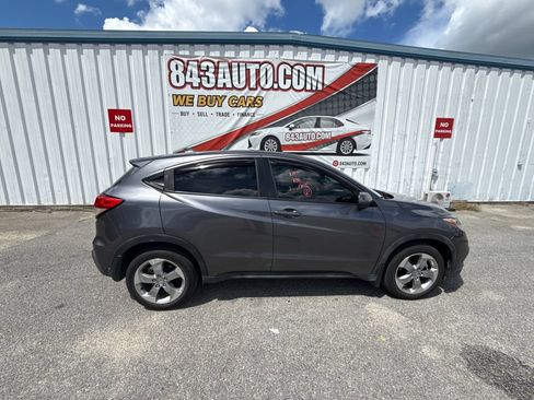 Used 2022 Honda HR-V LX image 9