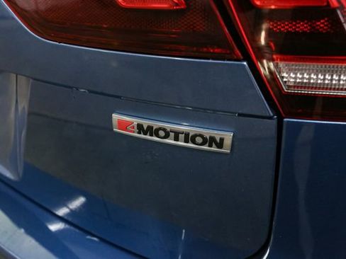Used 2019 Volkswagen Tiguan SE w/ Panoramic Sunroof Package AWD/4WD image 10