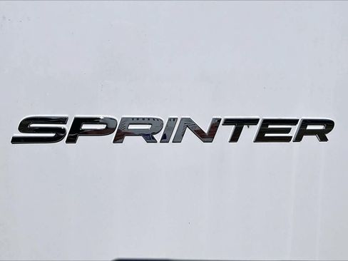 Used 2024 Mercedes-Benz Sprinter 2500 image 30