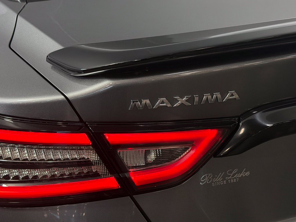 Used 2023 Nissan Maxima SR w/ Sport Mat Group FWD image 12