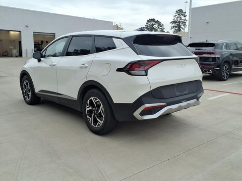 Used 2024 Kia Sportage LX image 8