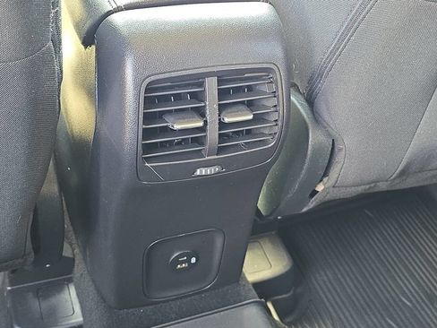 Used 2022 Ford Escape SE w/ Cold Weather Package AWD/4WD image 32