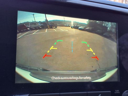 Used 2022 Nissan Frontier S w/ Technology Package image 21