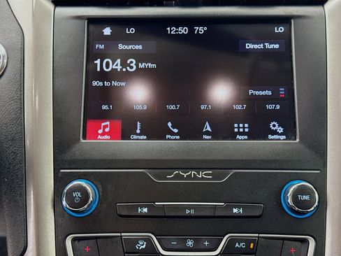 Used 2019 Ford Fusion SE image 15