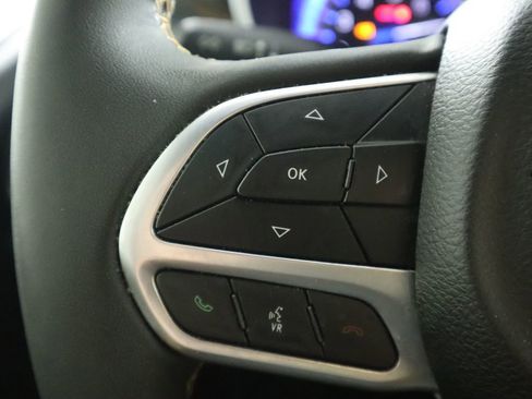 Used 2022 Chrysler Pacifica Pinnacle image 11