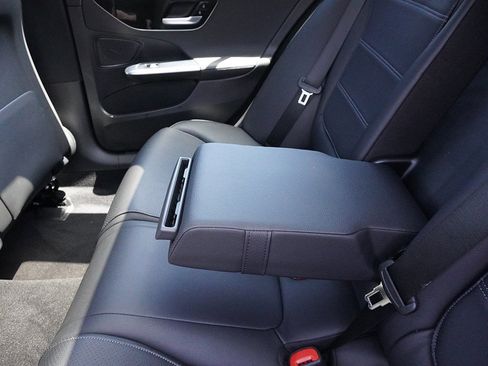 Used 2022 Mercedes-Benz C 300 4MATIC Sedan image 40