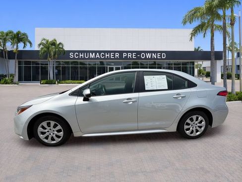 Used 2024 Toyota Corolla LE FWD image 4