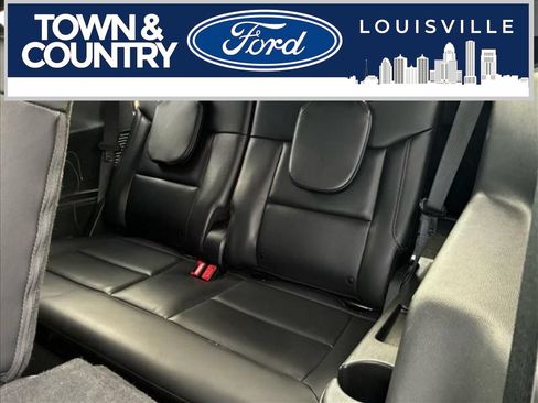 Used 2024 Ford Explorer XLT w/ Equipment Group 202A AWD/4WD image 24