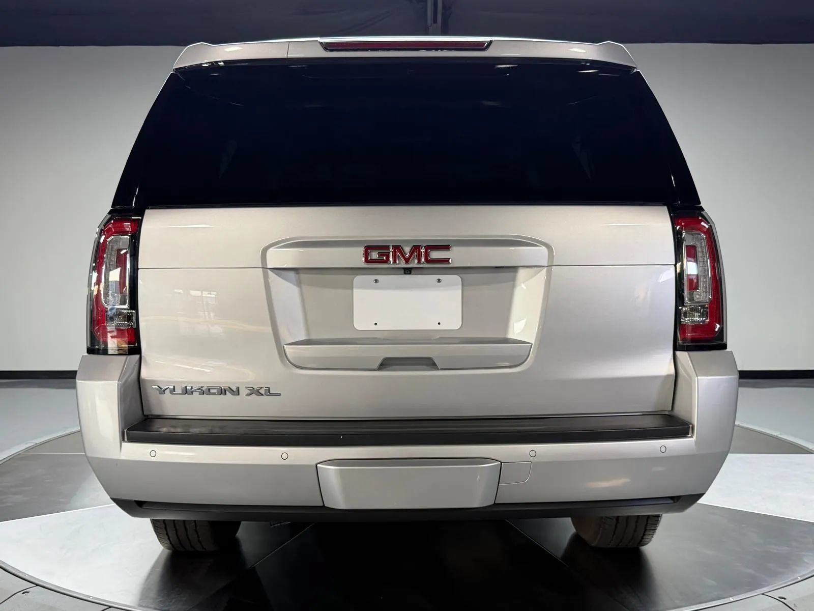 Used 2016 GMC Yukon XL SLT w/ Open Road Package RWD image 5